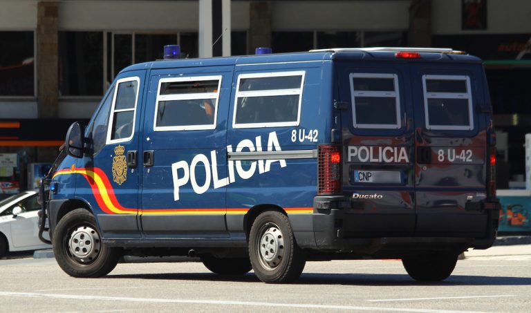 Policía