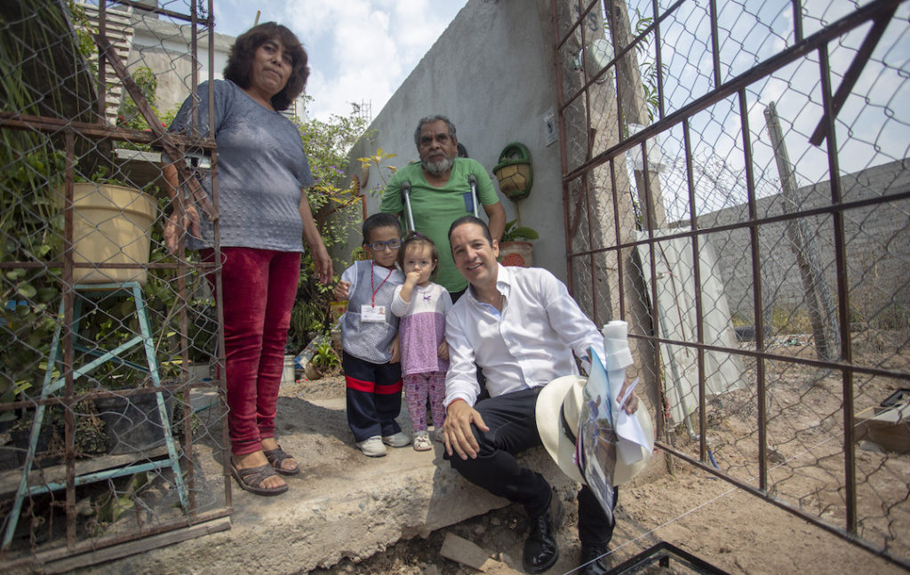 Gobernador entrega informe