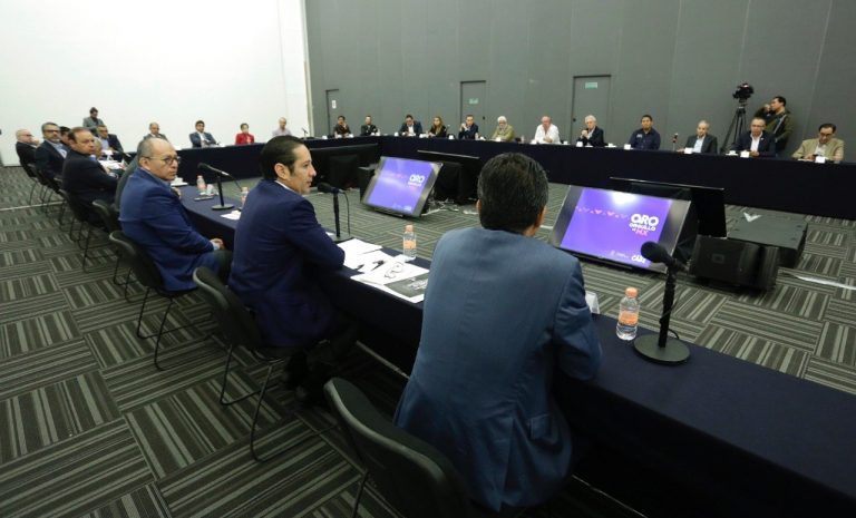 Propone el Gobernador disminuir 50% el aforo en establecimientos comerciales como restaurantes, cines y teatros, por COVID-19