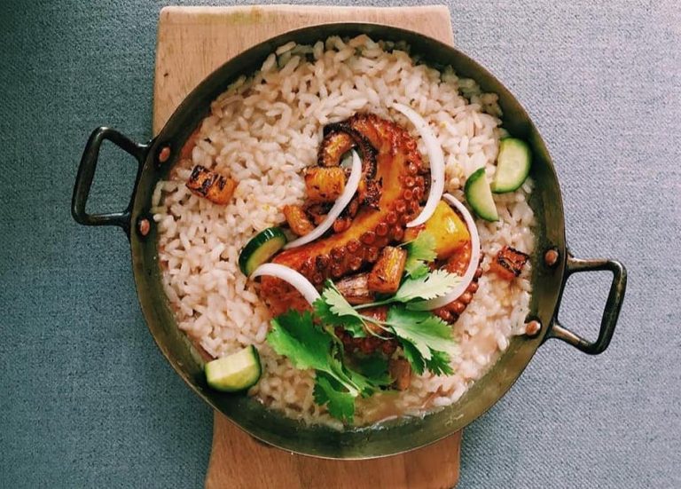 Dongu es una propuesta de cocina mexicana contemporánea creada por el Chef Ricardo Flores, egresado de la Universidad Mondragón México.