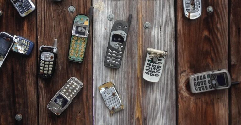 La basura tecnológica parece inofensiva, pero contienen entre 40 y 60 elementos químicos, como plomo, mercurio, cromo, platino y arsénico.