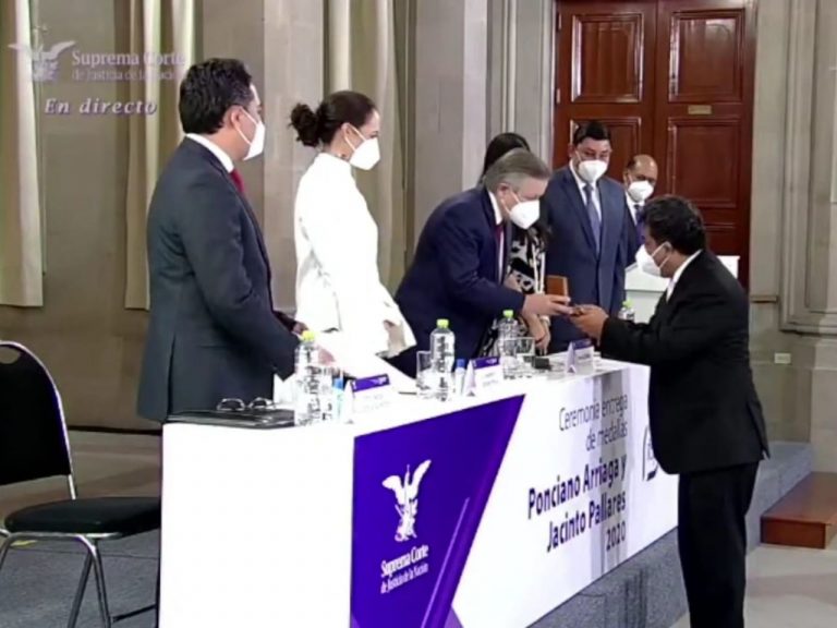 Recibe Lic. José Arturo Trejo, medalla Jacinto Pallares