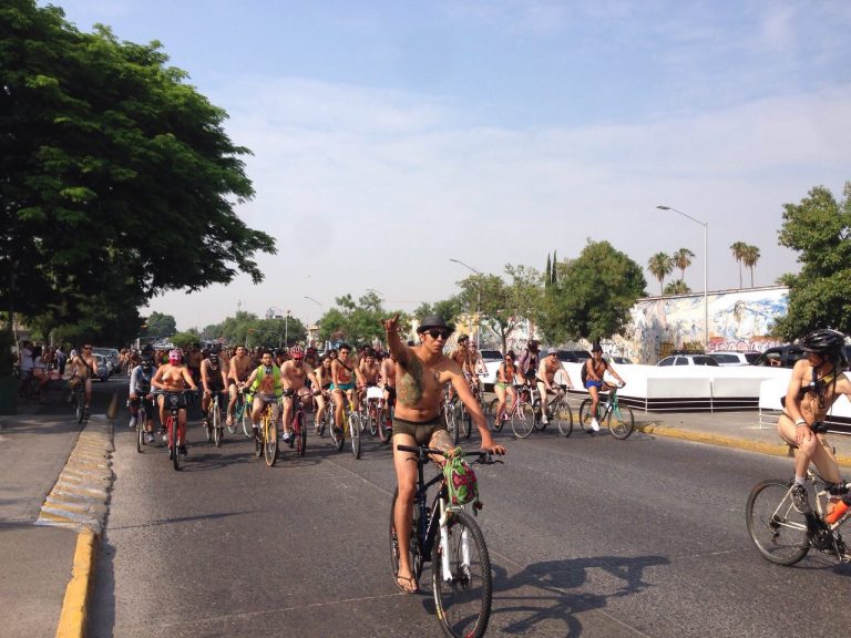 Rodada al desnudo en Guadalajara