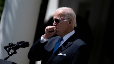 Joe Biden enfrenta sus niveles más bajos de aprobación como presidente de EEUU.