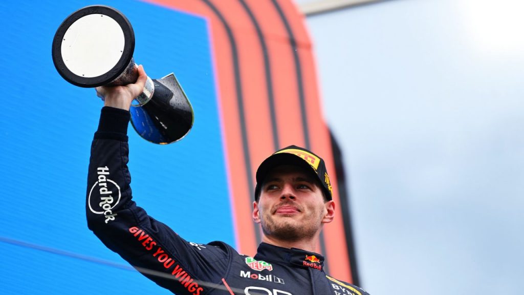 Verstappen gana en Hungría