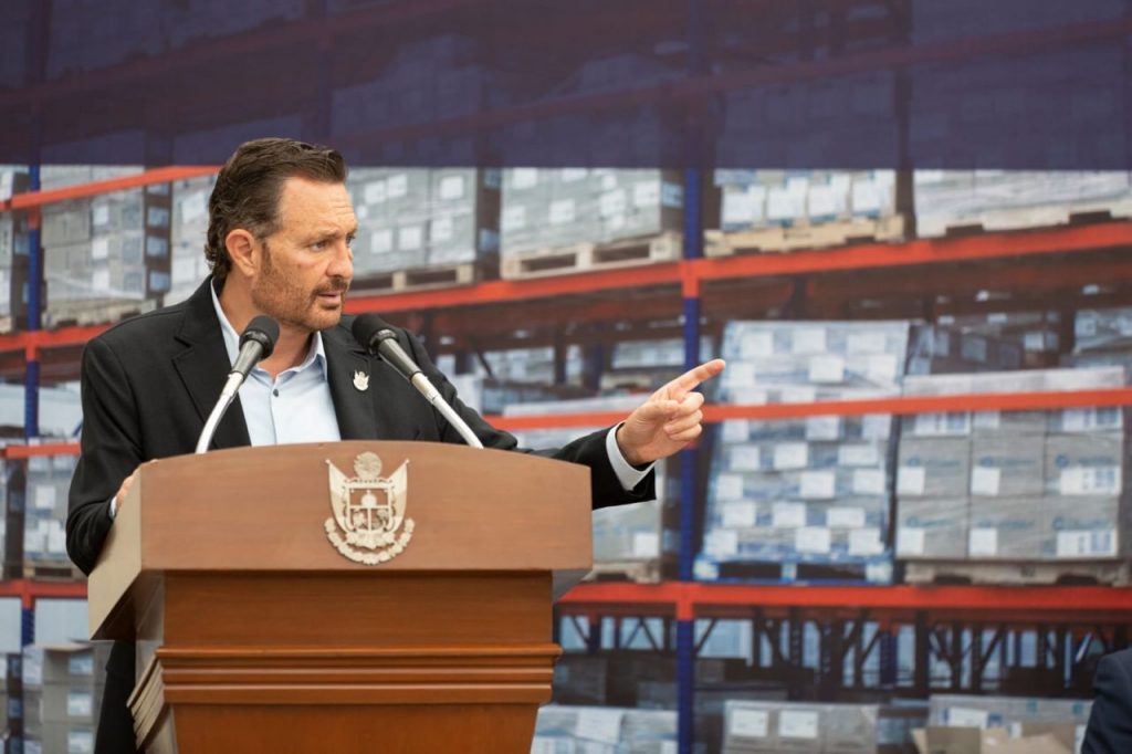 Mauricio Kuri pone en marcha el Centro de Distribución de Medicamentos e Insumos Médicos de Querétaro.