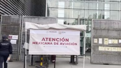 Entregan cheques a trabajadores de Mexicana de Aviación. Foto: Captura de pantalla.