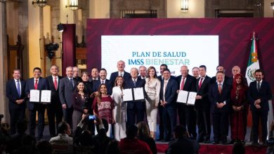 Autoridades firman Acuerdo Nacional para Federalización del Sistema de Salud. Foto: Especial.