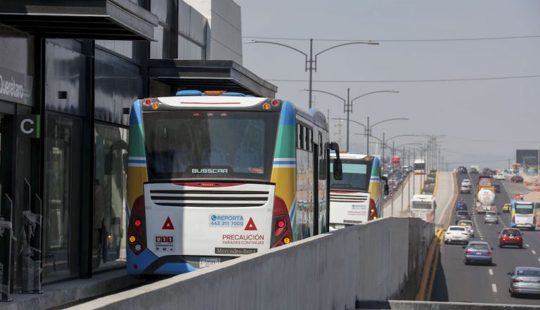 Carril confinado de Qrobús
