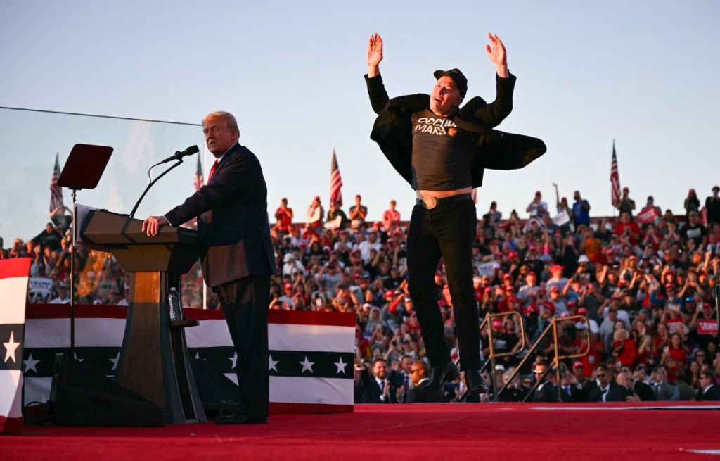 Elon Musk durante mitin de Donaldo Trump. Foto: WATSON / AFP