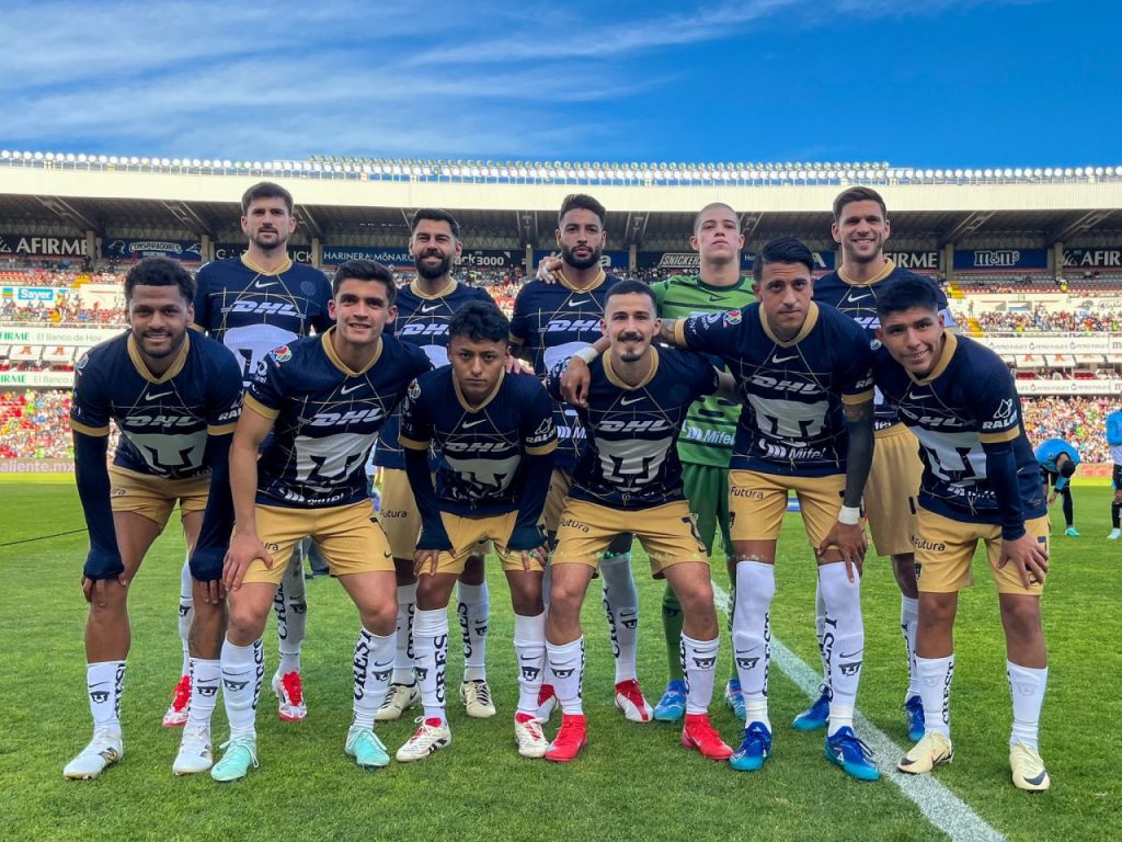 Gallos Blancos Vs Pumas de la UNAM