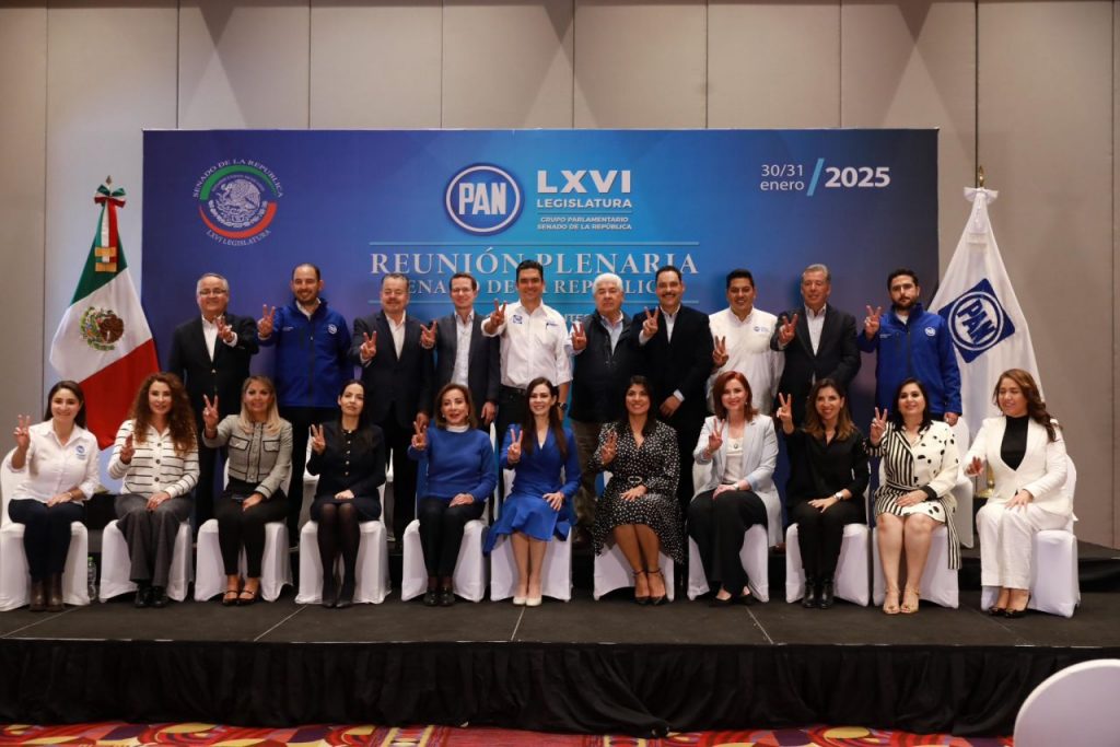 Ricardo Anaya y senadores del PAN