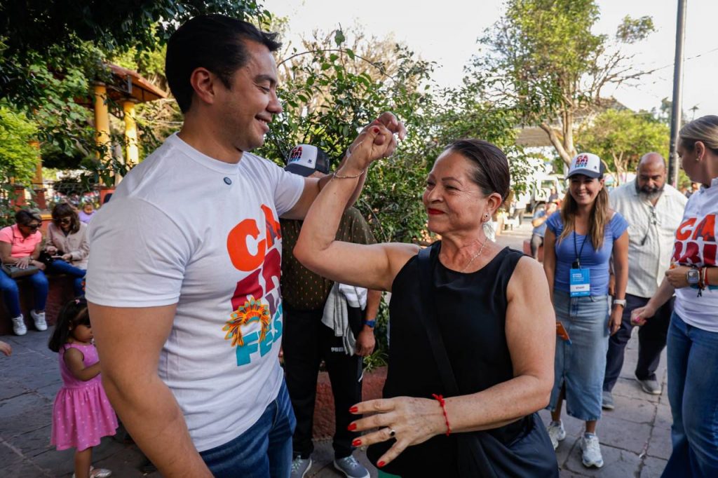 Felipe Fernando Macías Olvera acude al "Carrillo Fest".