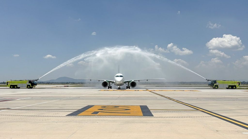 Avión Embraer de Mexicana.