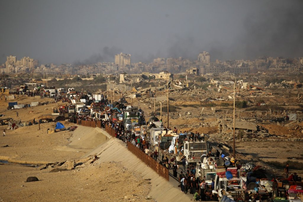 Éxodo masivo en Gaza