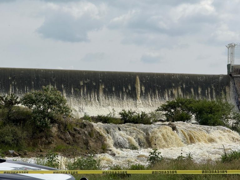 Desfogue de la presa Centenario el 7 de septiembre de 2025.