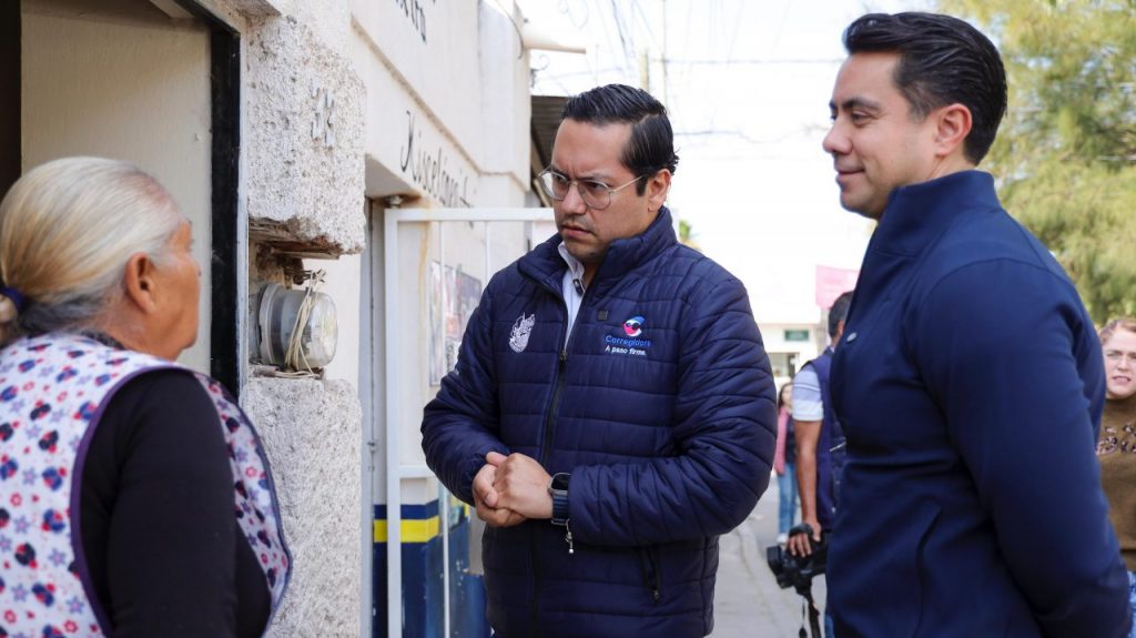 Entrega de cenas en Corregidora.