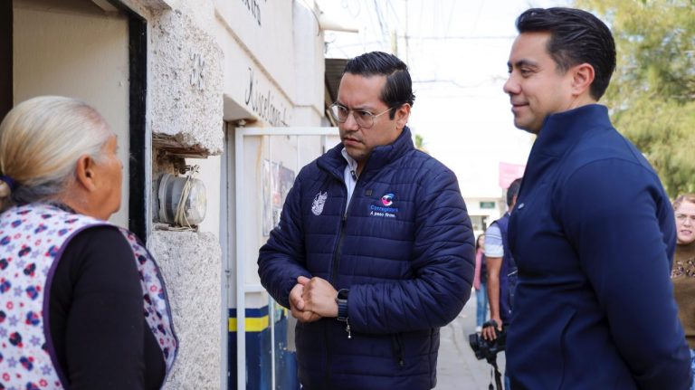 Entrega de cenas en Corregidora.