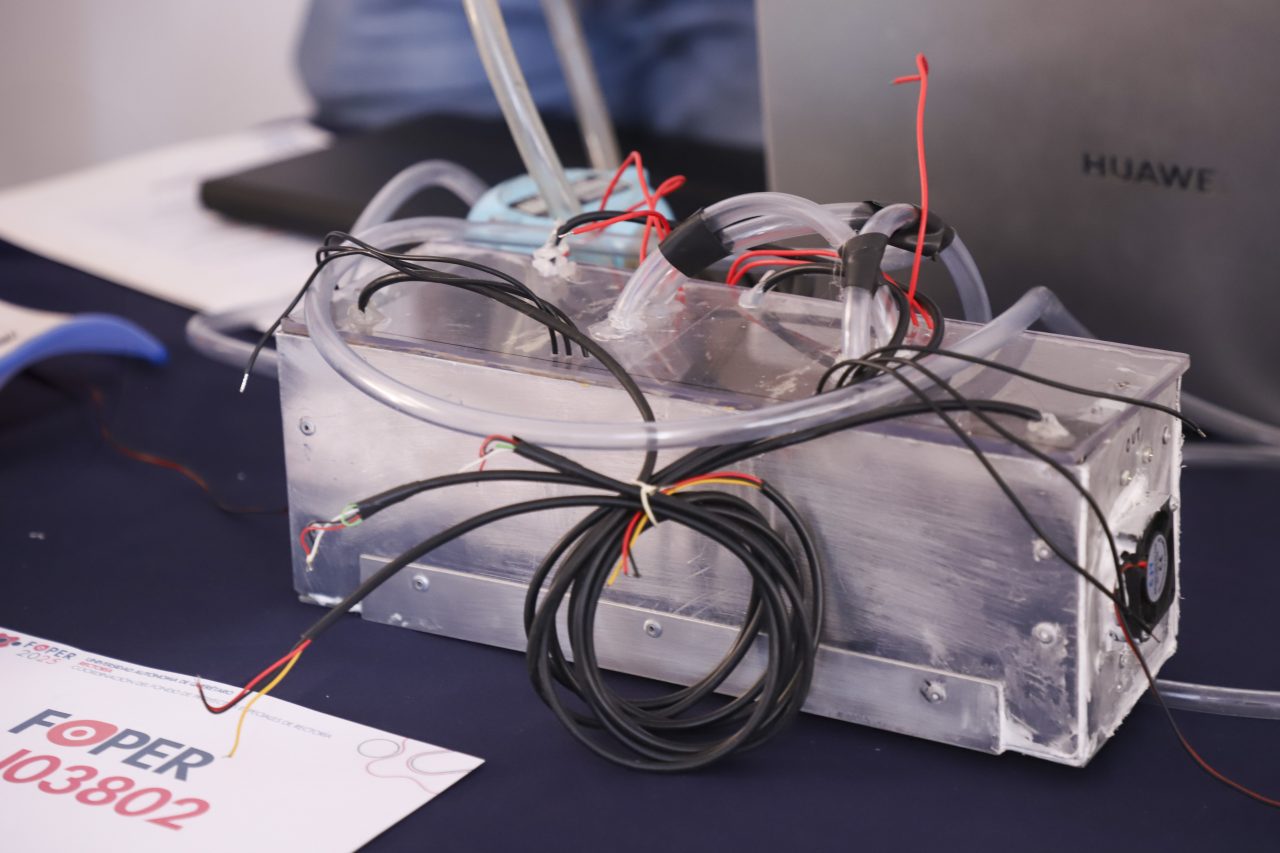 Estudiantes de la UAQ crean prototipo para obtener agua del aire ...
